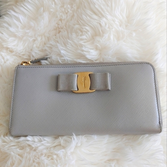 Salvatore Ferragamo Grey Leather Bow Long Zip Wallet - Picture 1 of 15